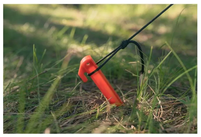 PLASTIC TENT STAKES - 9 IN - 5